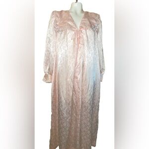 Sara Beth Vintage Bathrobe/NightGown Embroidered